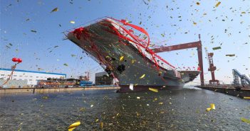 Китай спустил на воду свой второй авианосец