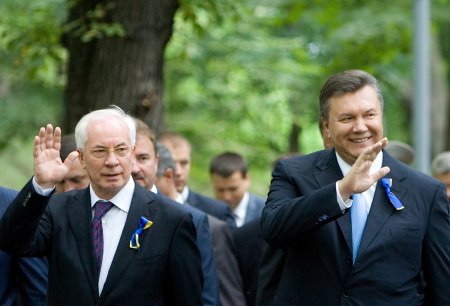 МИД: Янукович и Азаров не смогут воспользоваться безвизом