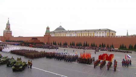 Парад 7 ноября на Красной площади
