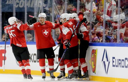 Сборная Швейцарии по хоккею победила Канаду и вышла в финал чемпионата мира