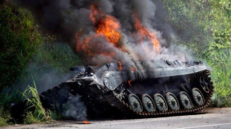 На фронте у Северска Армия России уничтожает бронетехнику ВСУ (ВИДЕО)